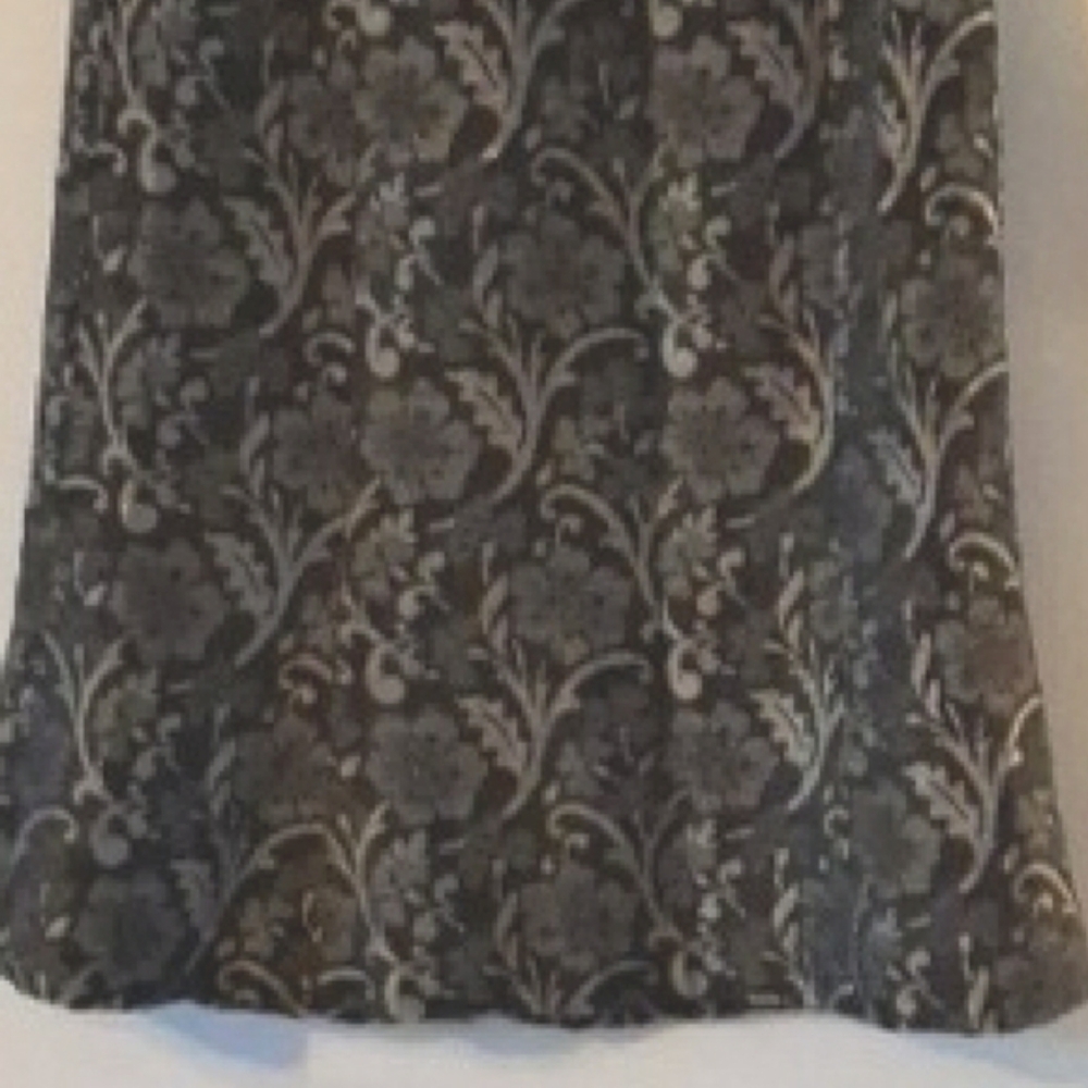 Harolds Black and Gray Floral Skirt